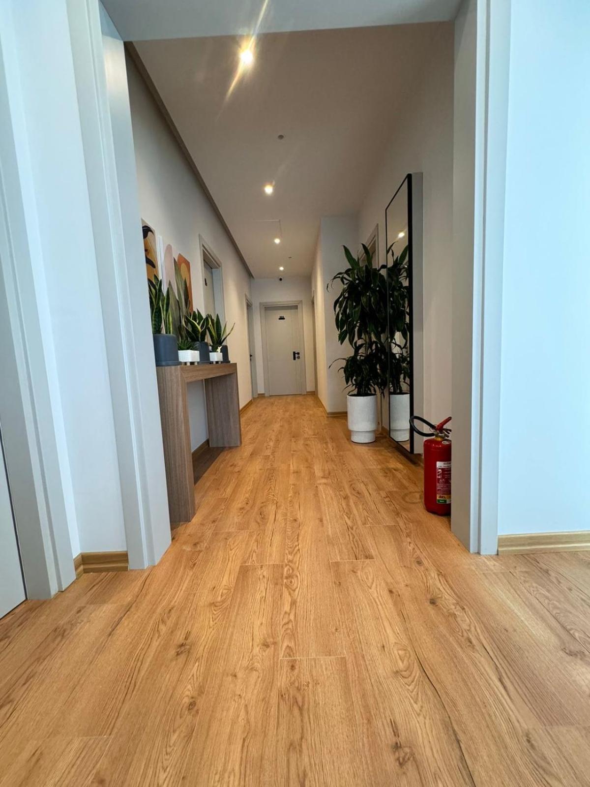Izi Boutique Lägenhet Tirana Exteriör bild