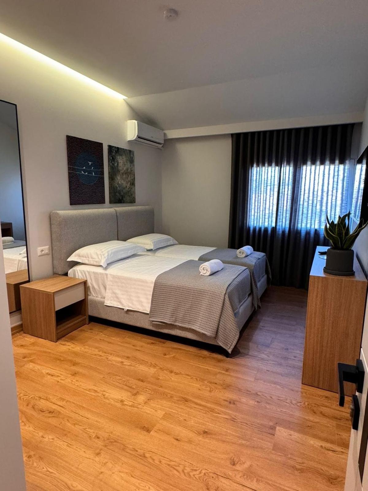 Izi Boutique Lägenhet Tirana Exteriör bild