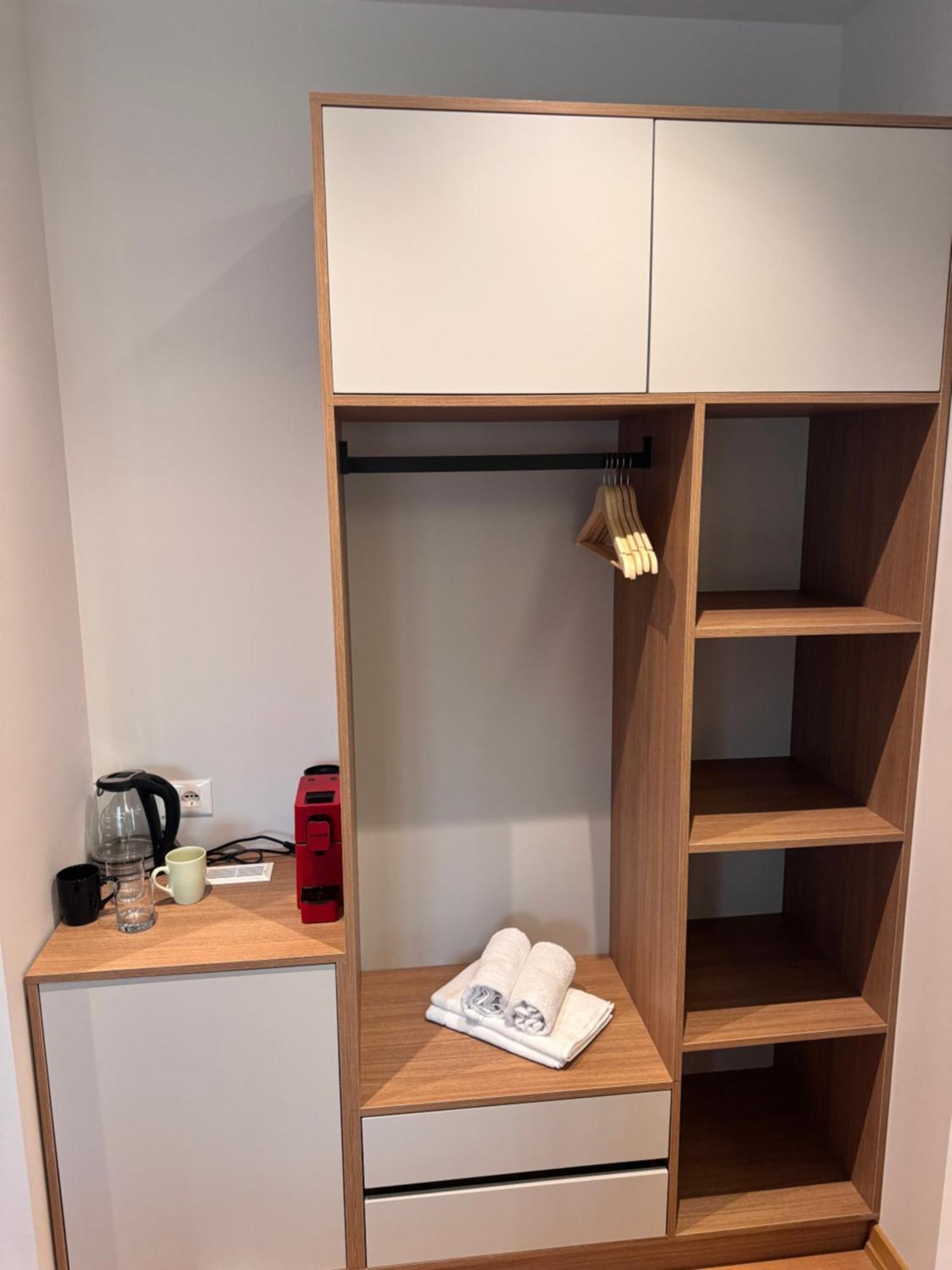 Izi Boutique Lägenhet Tirana Exteriör bild