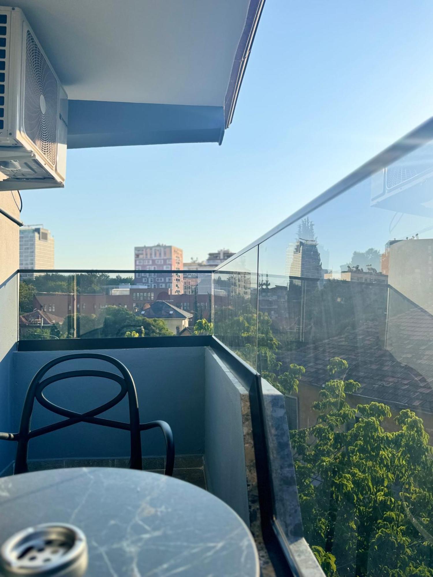 Izi Boutique Lägenhet Tirana Exteriör bild