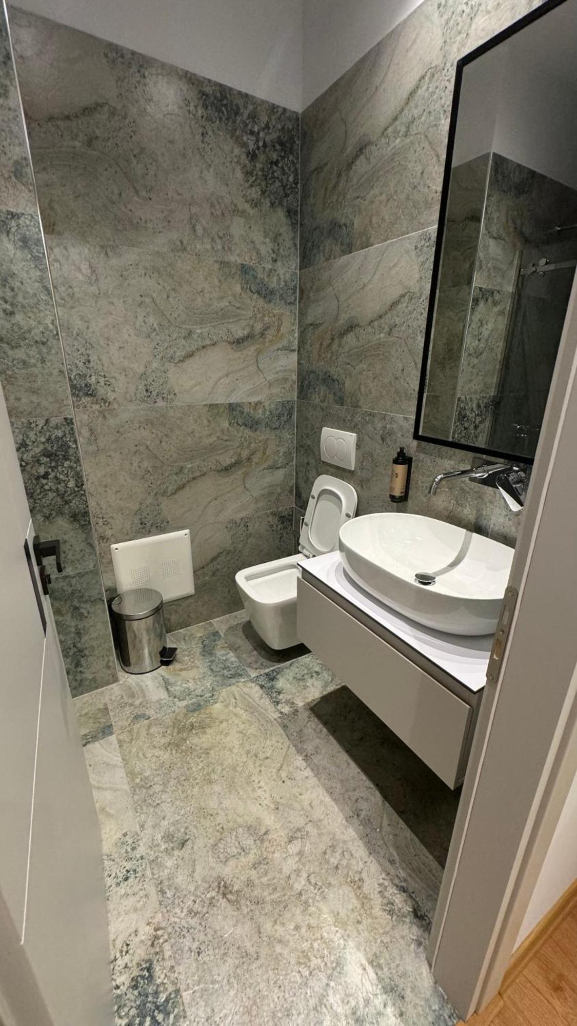 Izi Boutique Lägenhet Tirana Exteriör bild